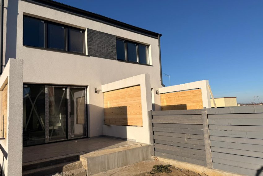 7cf26fe9-6df6-43bd-8d2c-8450835b55ae